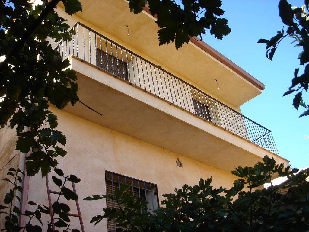 Apartamentos Serrano Ribatajada المظهر الخارجي الصورة